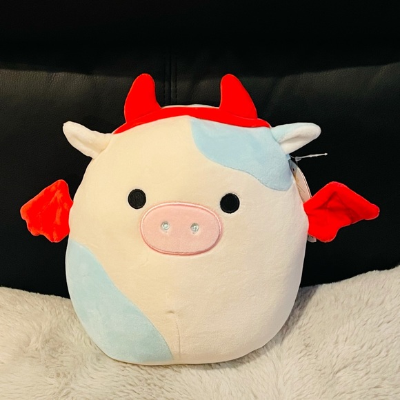 Belana the Devil Cow Squishmallow - Picture 1 of 3